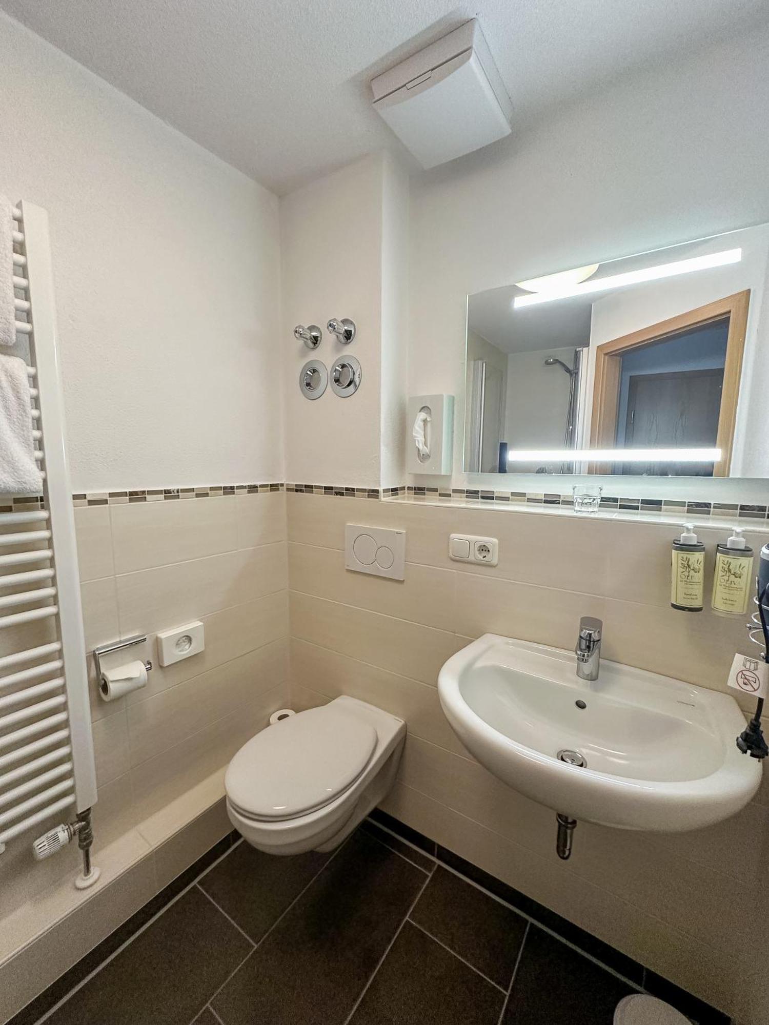 Hotel Gasthof Alter Wirt Farchant Kültér fotó