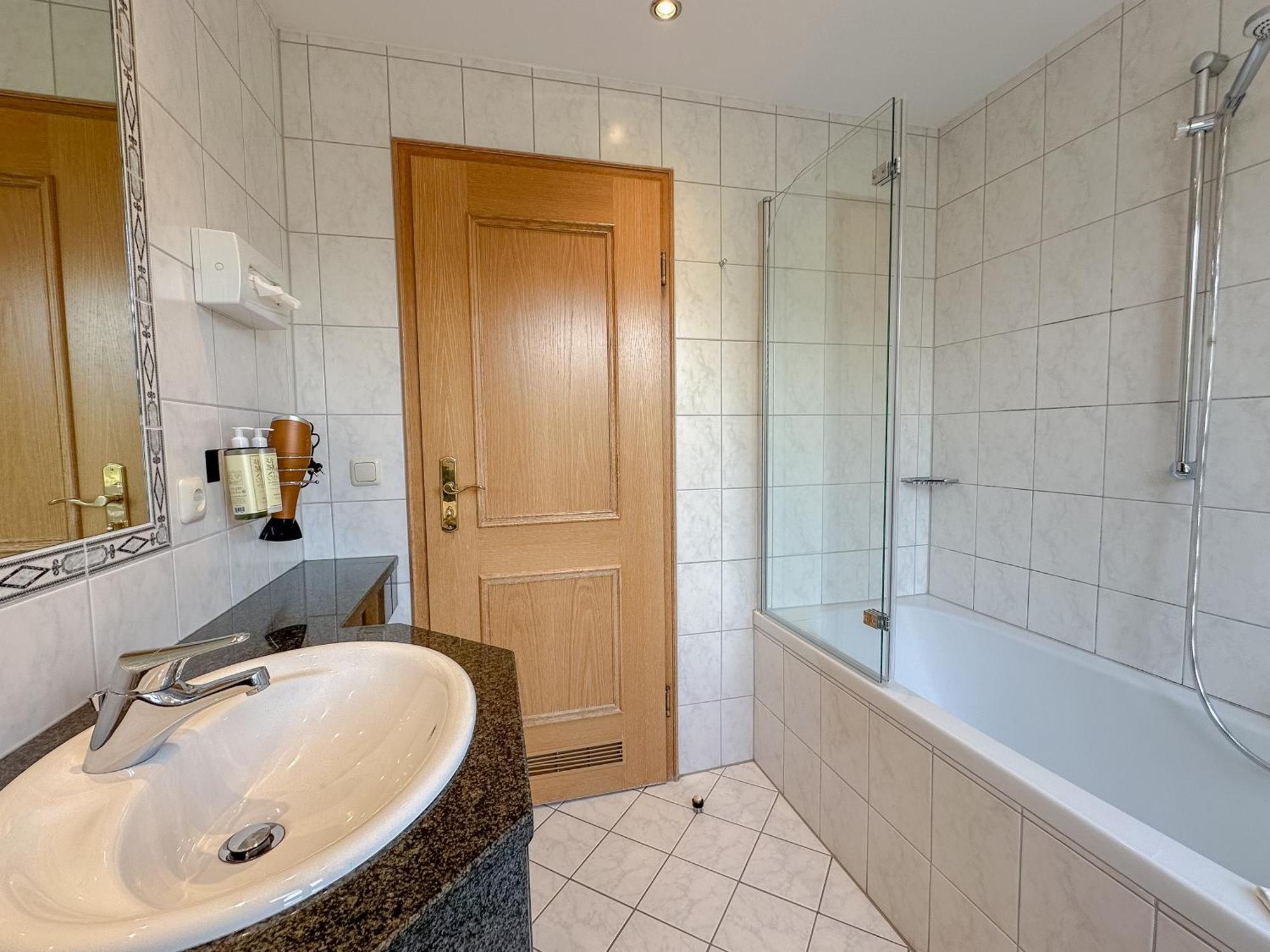 Hotel Gasthof Alter Wirt Farchant Kültér fotó