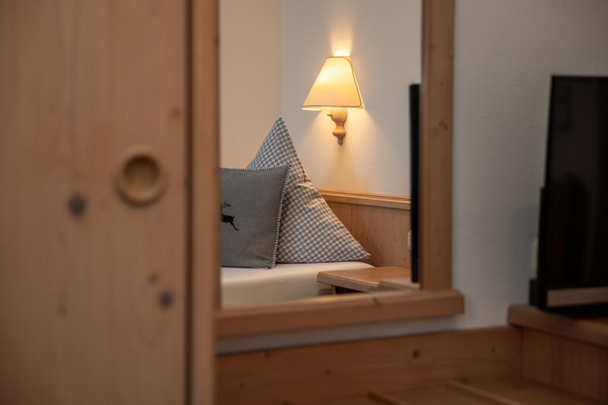 Hotel Gasthof Alter Wirt Farchant Kültér fotó