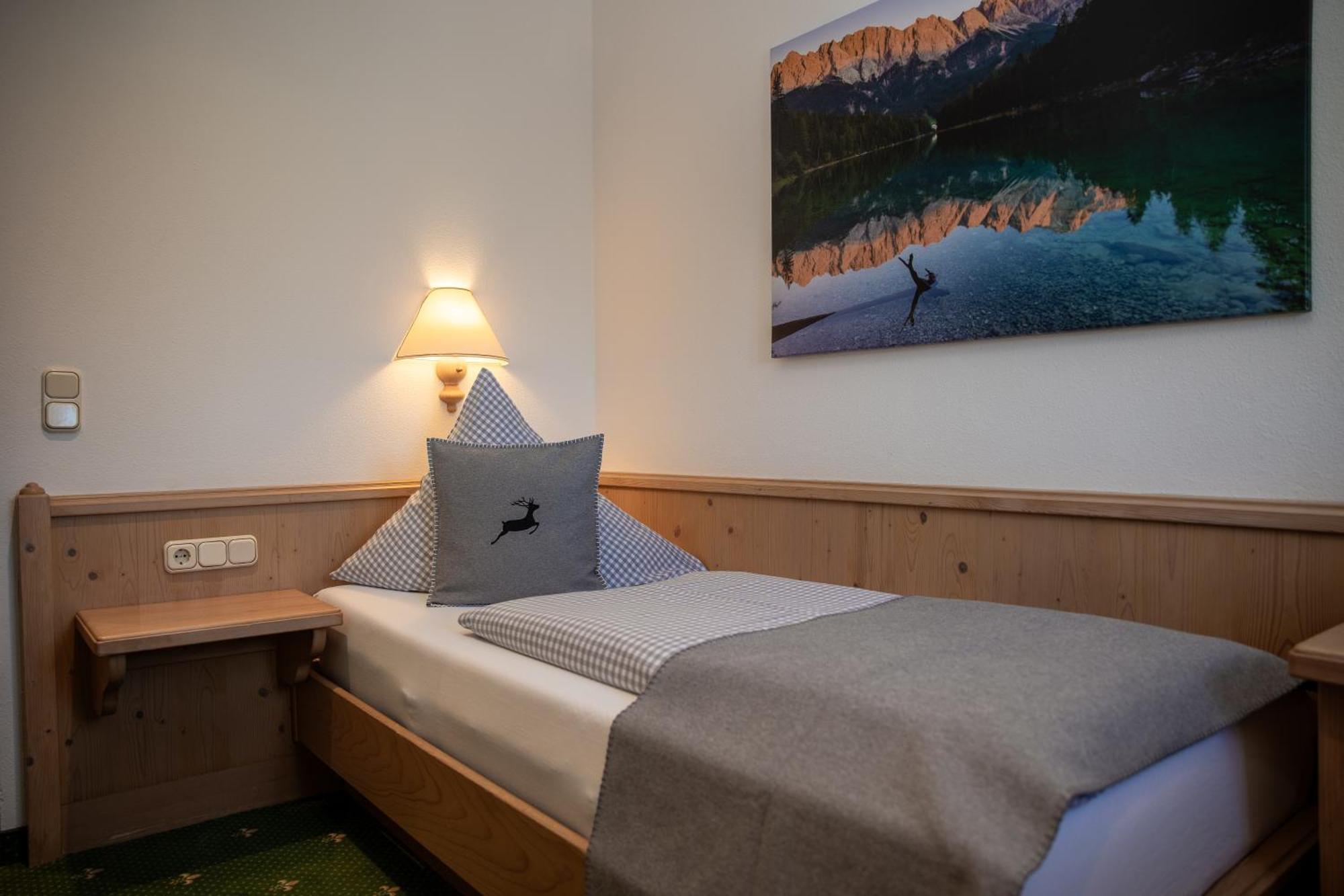 Hotel Gasthof Alter Wirt Farchant Kültér fotó
