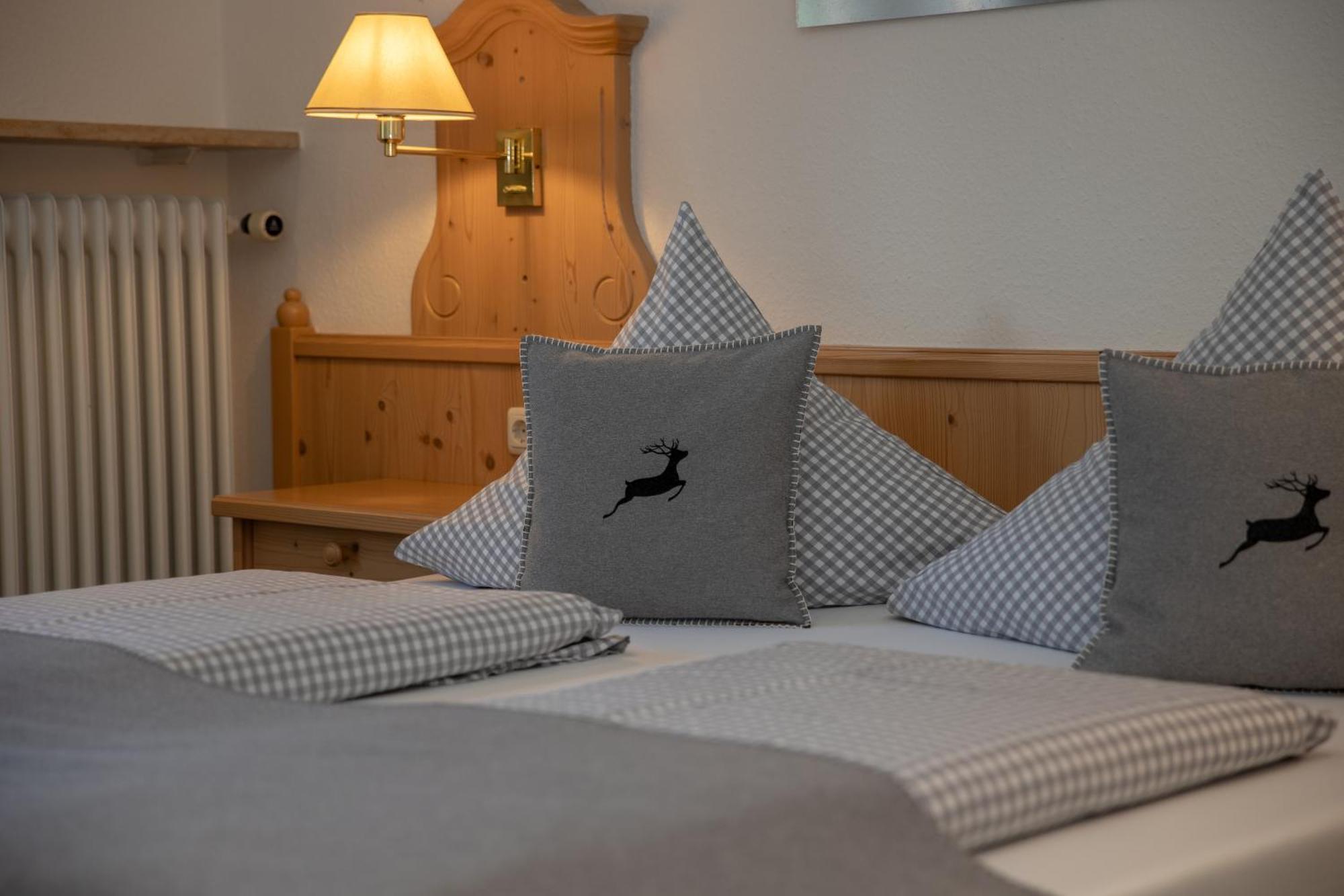 Hotel Gasthof Alter Wirt Farchant Kültér fotó